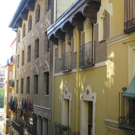 Apartamentos Turisticos Reyes Catolicos Zaragoza Ngoại thất bức ảnh